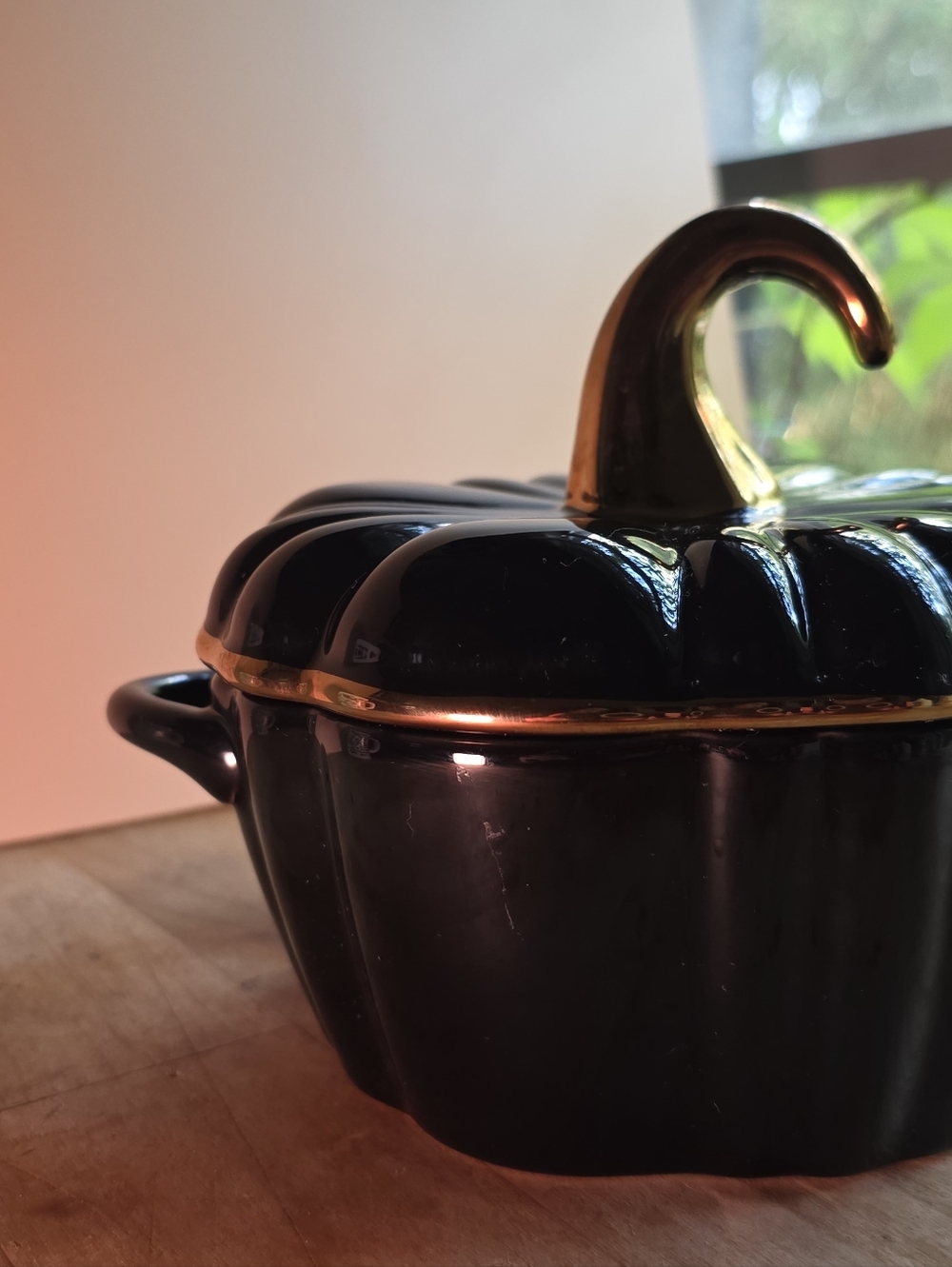 Tabletops Unlimited Black And Gold Pumpkin Patch Stoneware Lidded Casserole 6.5"